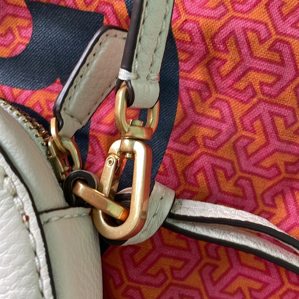 Tory Burch McGraw Crossbody Purse - Picture 6 of 11